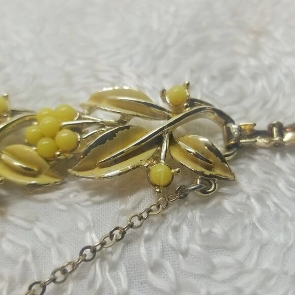 Coro Bracelet Yellow Leaves Berries Gold Tone Rare Broken Vintage - Picture 11 of 14
